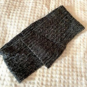 L.L. Bean gray winter scarf